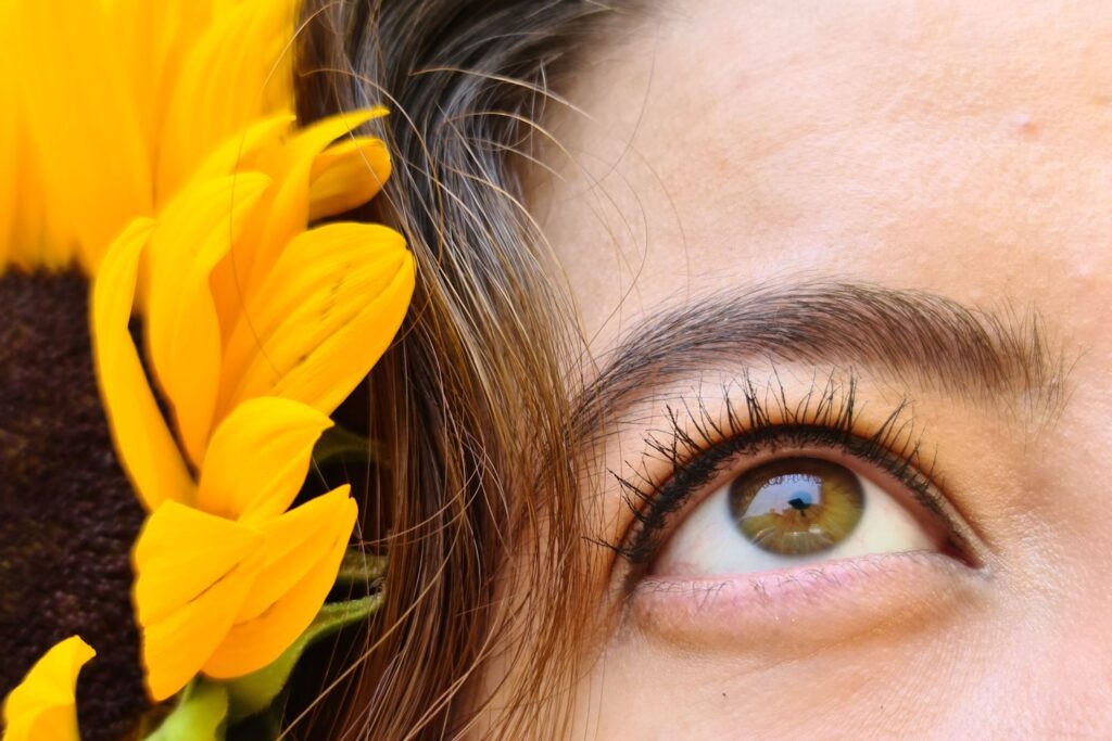 eyes and flowers
